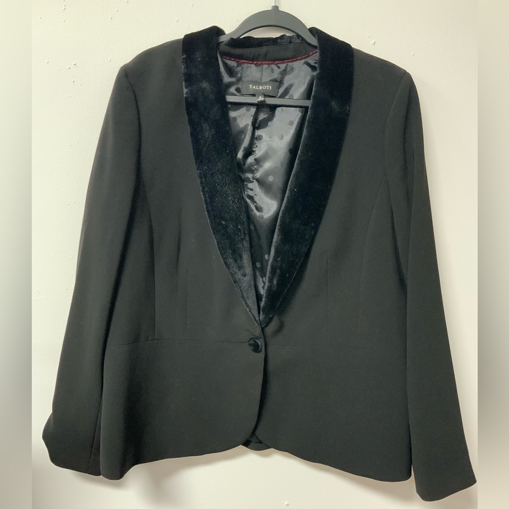 Talbots (16) black, velvet collar blazer